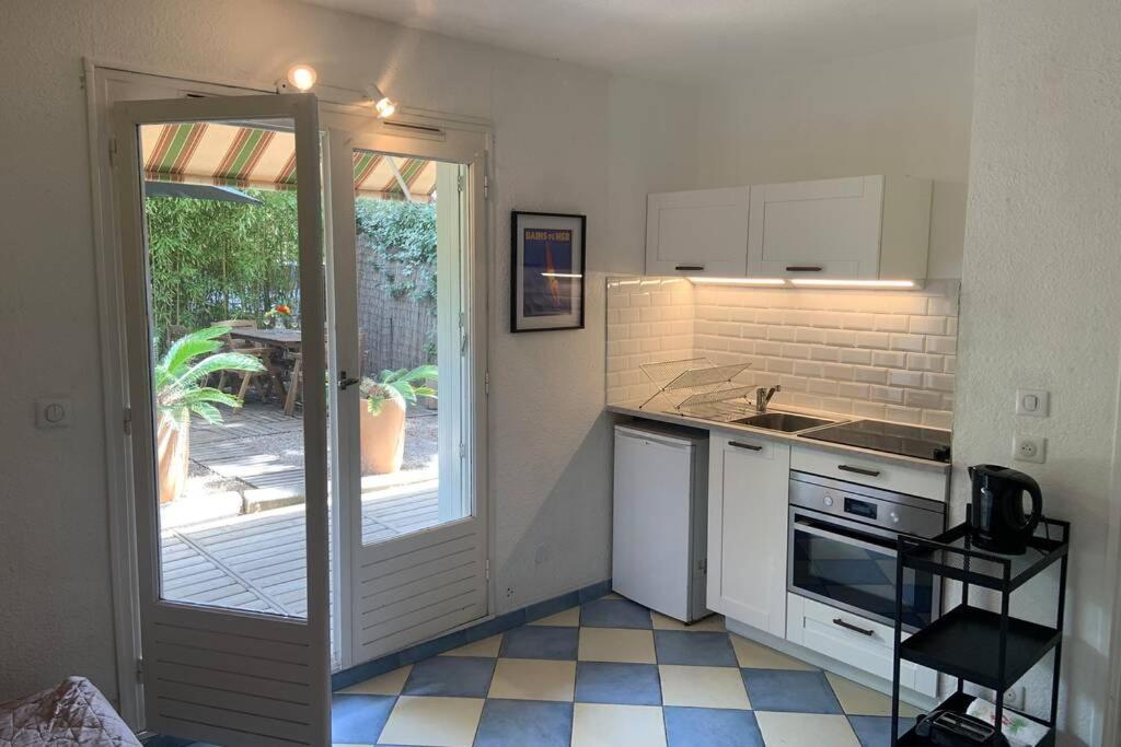 Appartement Les Bains de Mer YourHostHelper à Bandol Extérieur photo